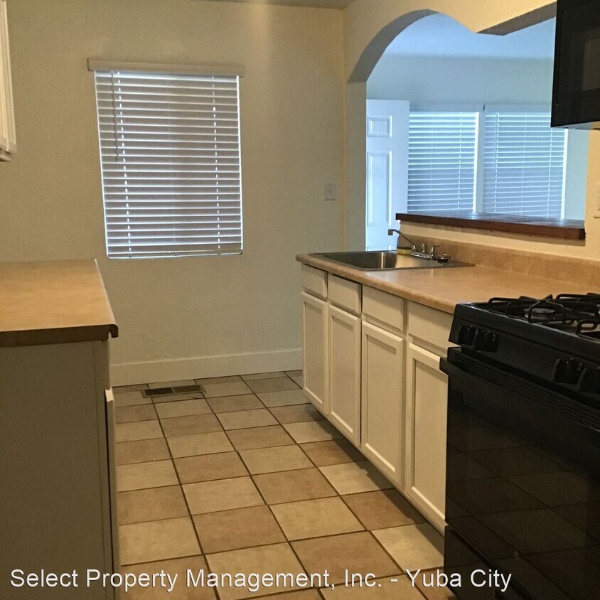 Foto principal - 3 br, 1 bath House - 454 Emerson Ave