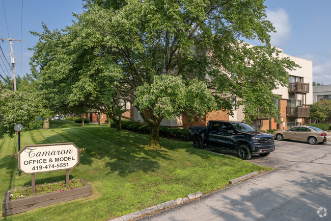 Main Entrance - Tamaron Apartments