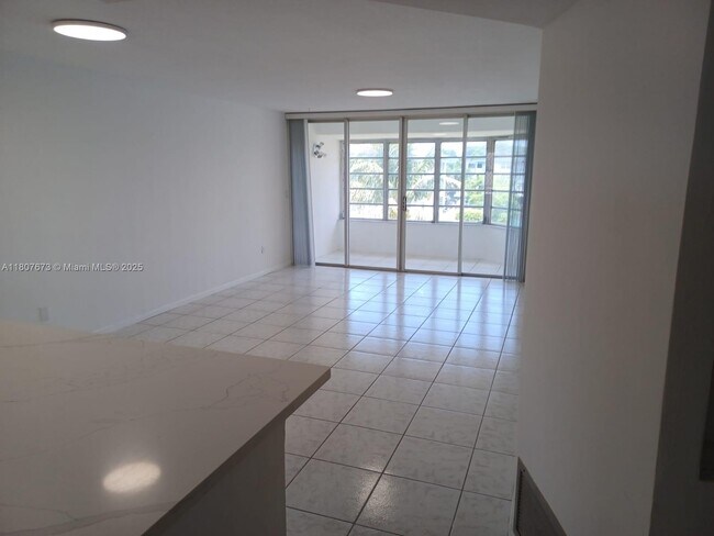 Foto del edificio - 1304 NE 191st St