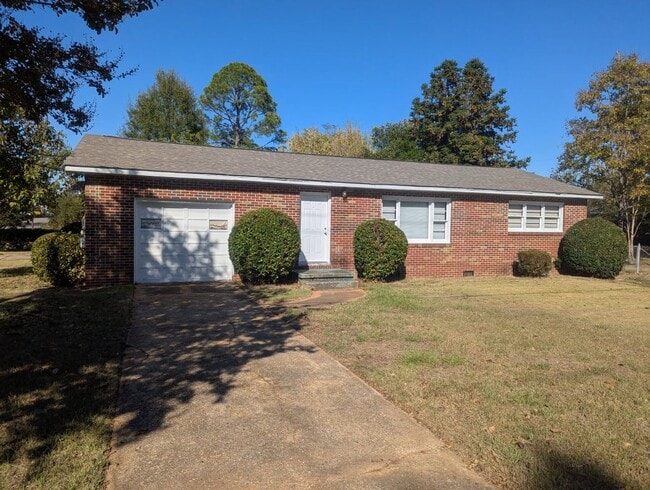 2 Bedroom Home in Tuscaloosa - 2 Bedroom Home in Tuscaloosa