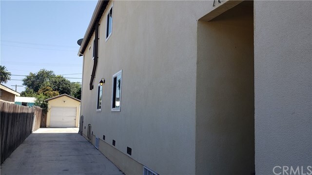 Building Photo - 718 E 40th Pl