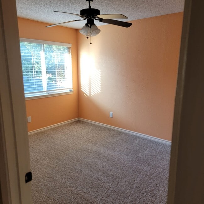 Building Photo - 6801 Tudor Dr
