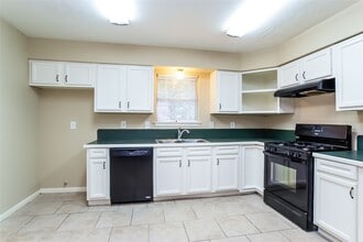 Building Photo - 3327 Sycamore Springs Dr
