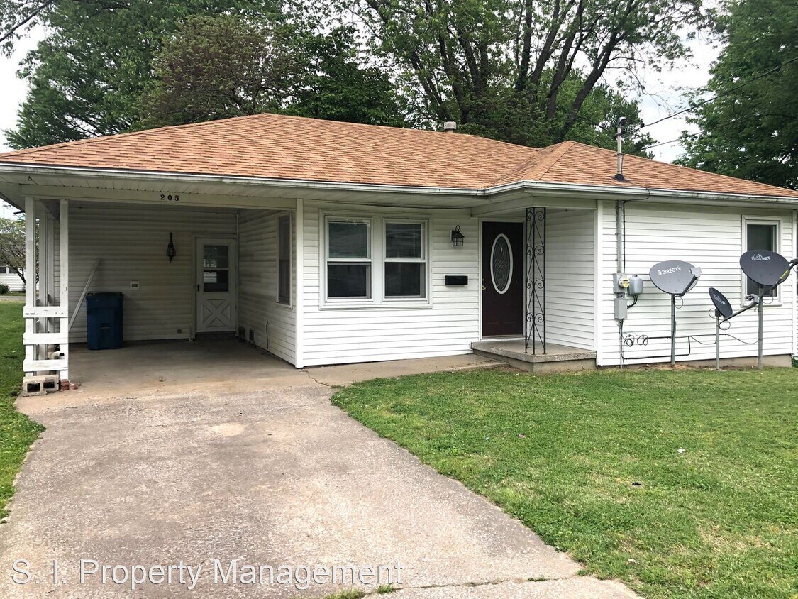 Primary Photo - 2 br, 1 bath House - 205 Forest St.