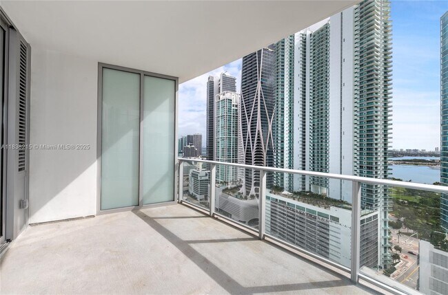 Foto del edificio - 851 NE 1st Ave