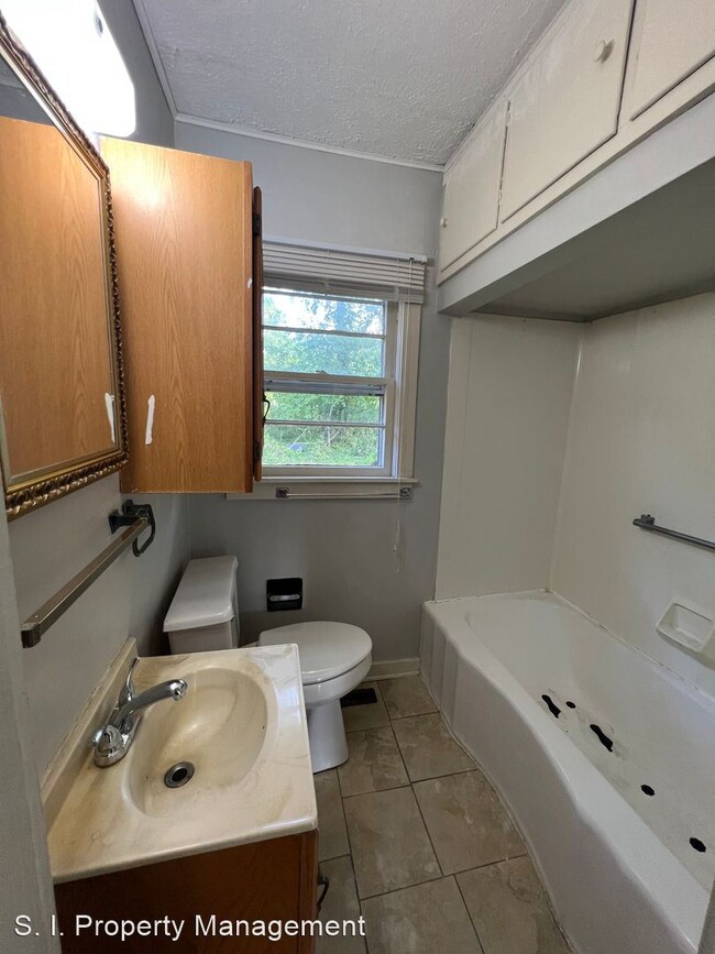 Building Photo - 2 br, 1 bath House - 2204 Logan St