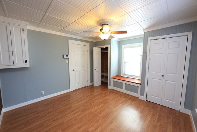 Building Photo - Charming 2-Bedroom Retreat in Prime Cary L...