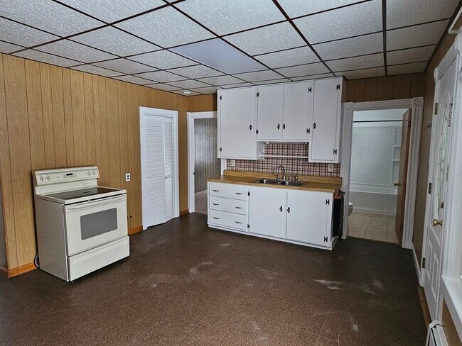 Building Photo - 248 Sutton St