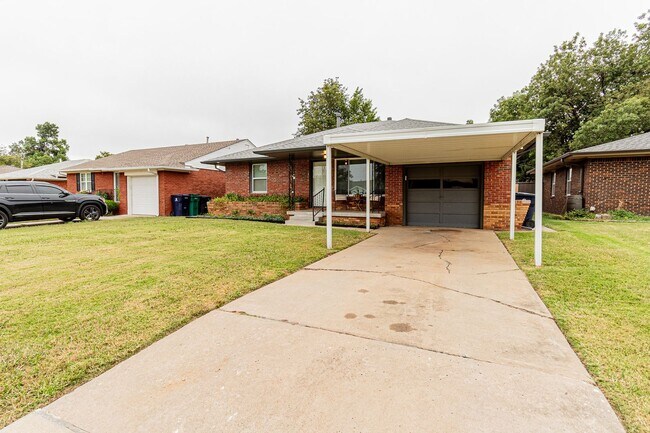 Foto del edificio - Updated 3-Bedroom Home in a Quiet, Convenient Location - Half off on first month's rent!