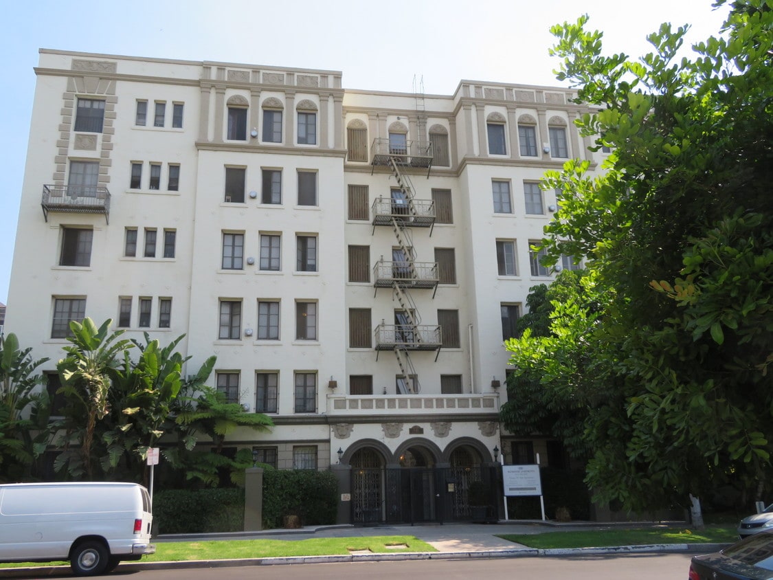 Exterior Building - 840 S Hobart Blvd