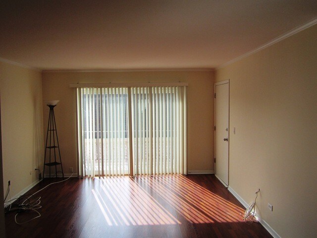 Building Photo - 876 Plum Grove Rd