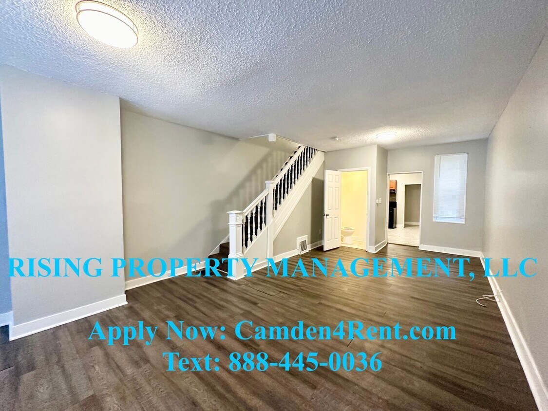 Primary Photo - Renovated 4 Bedroom 2.5 Bathroom home in t...