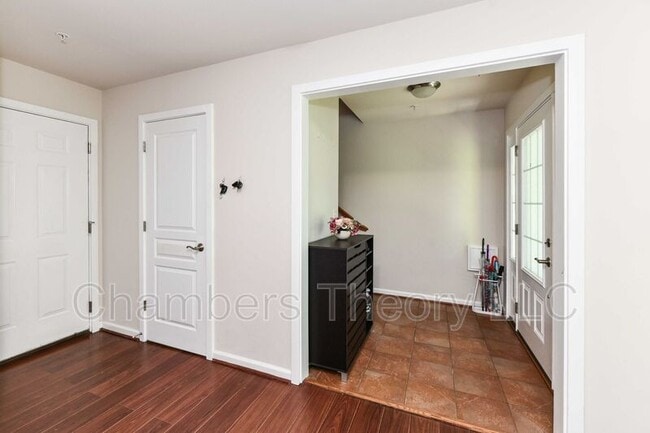 Building Photo - 3125 Blue Barn Way