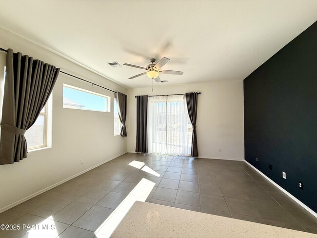 Foto del edificio - 5234 N Elliot Ave