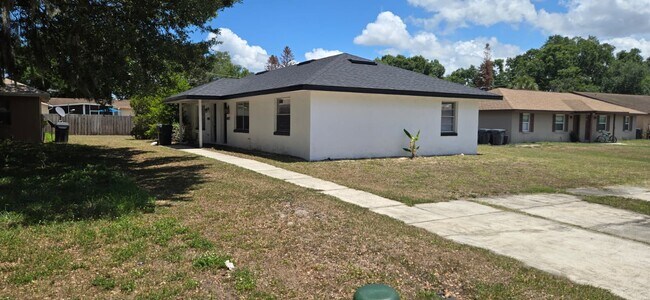 Foto del edificio - 5657 Struthers Ct