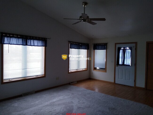Foto del edificio - 579 N Wisconsin St