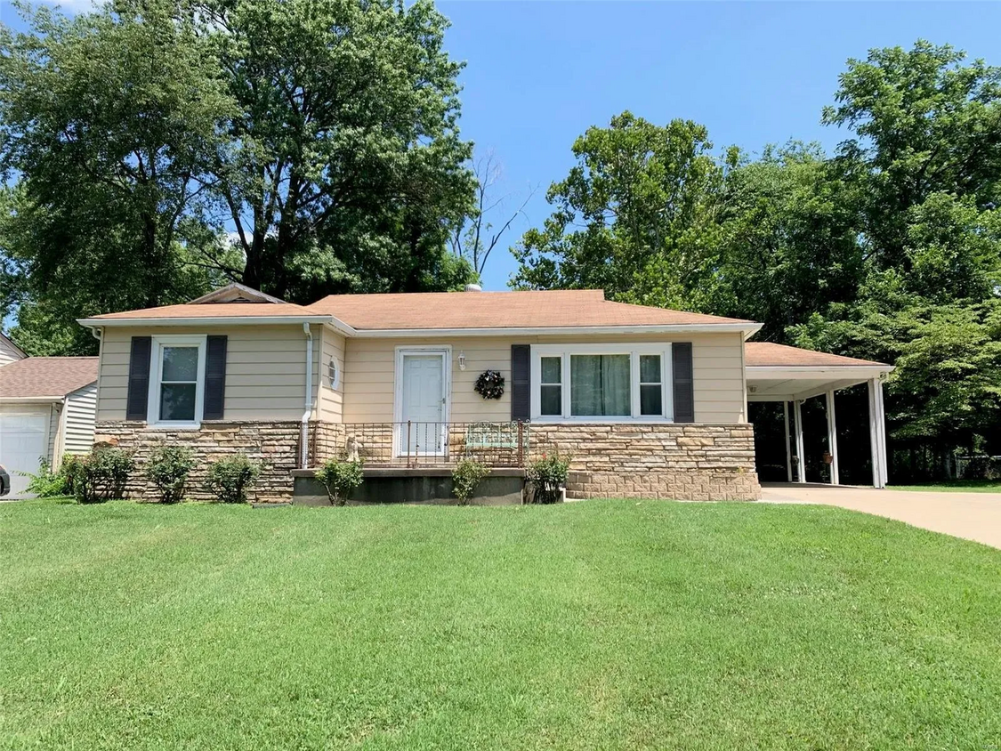 Primary Photo - Charming Home In Cape Girardeau