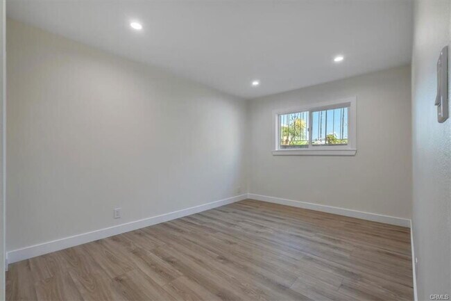 Foto del edificio - 745 Domingo Dr