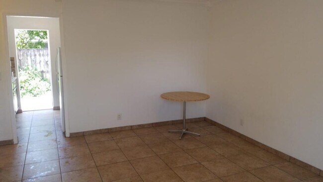 Building Photo - 806 1/2 Bunker Rd., Apt. A, WPB, FL 33405