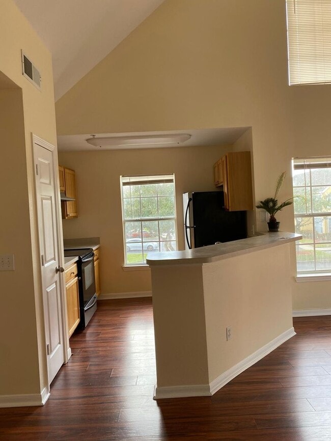 Photo - 1 bedroom 1 bath condo