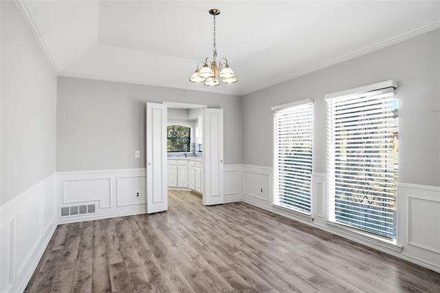 Building Photo - 2212 Valcourt Dr