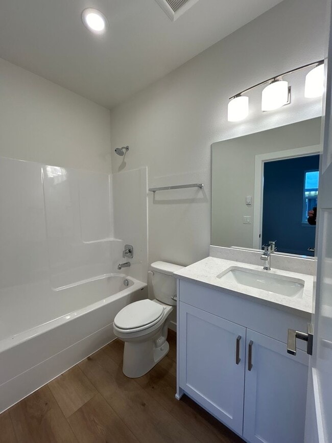 Building Photo - Single Level 1 Bedroom / 1 Bathroom Home