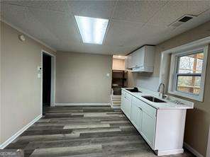Foto del edificio - 5971 Robin Hood Ln