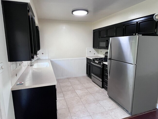 Foto del edificio - BEAUTIFUL UPDATED HOME IN EAST SAC!!