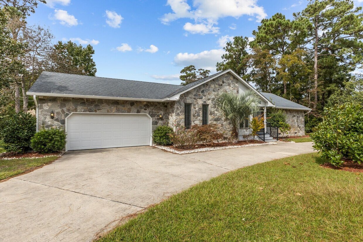 Primary Photo - Corner Lot Brandywine Home Available for Long Term Rental