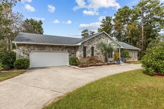 Building Photo - 401 Lord Granville Dr