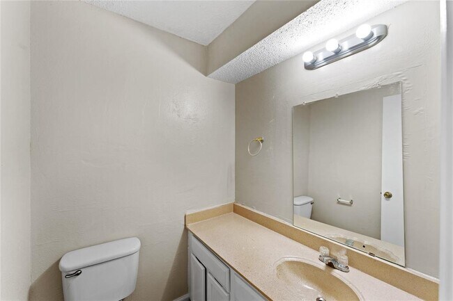 Foto del edificio - 5810 Twisted Pine Ct