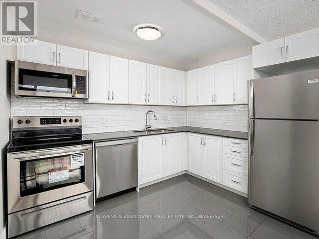 Photo du bâtiment - 408-3101 EGLINTON Ave