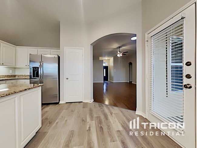 Foto del edificio - 648 Clearbrook St