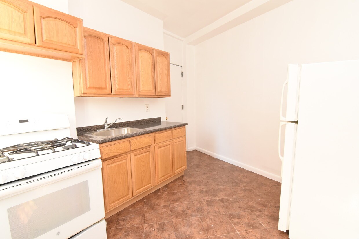Primary Photo - 35 Hamilton Pl