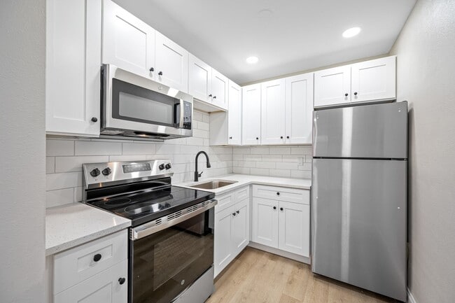 Interior Photo - 140 East Davis