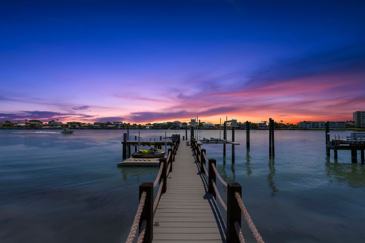 Foto principal - 819 Bay Esplanade