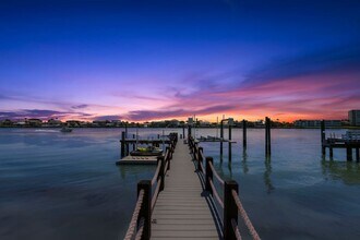 Building Photo - 819 Bay Esplanade