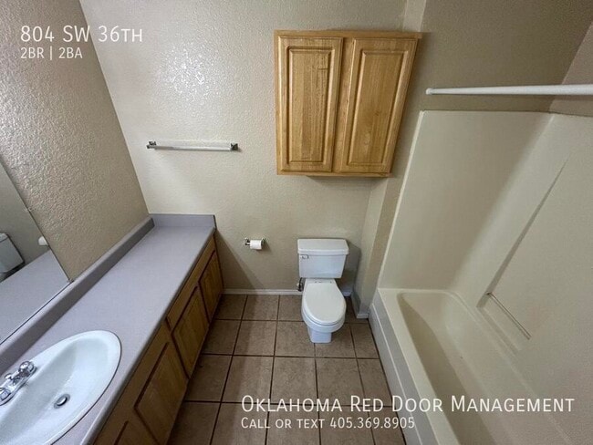 Photo - 804 SW 36th- House