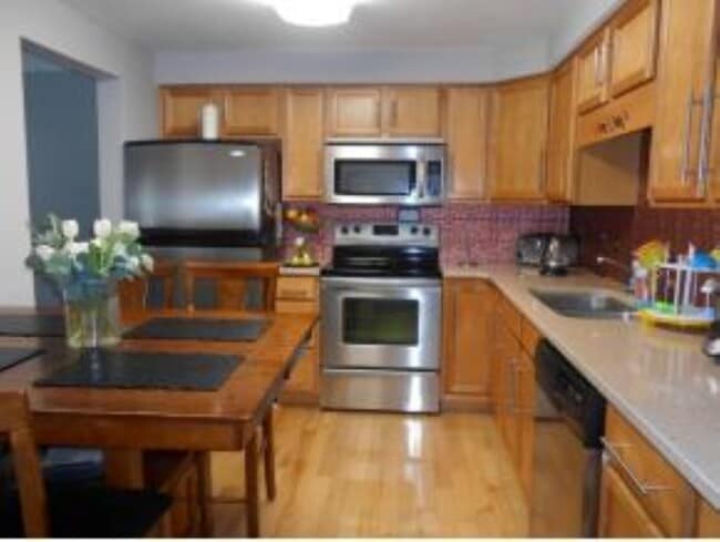 Building Photo - 912 White Birch Ln