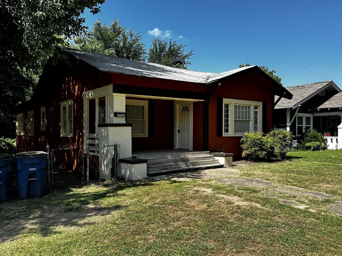 Foto principal - 3/1 Charmer in Owen Park!