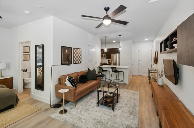 Building Photo - AMLI at the Ballpark