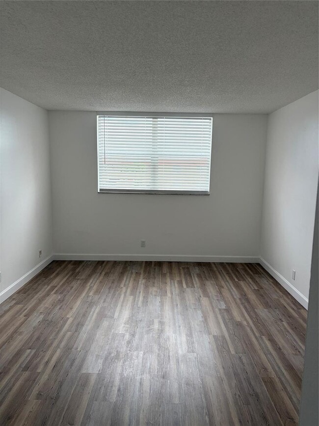 Building Photo - 408 NW 68th Ave