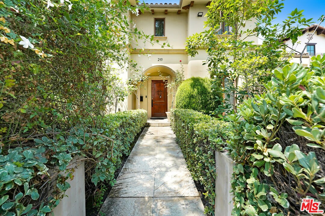 Foto principal - 219 S Willaman Dr