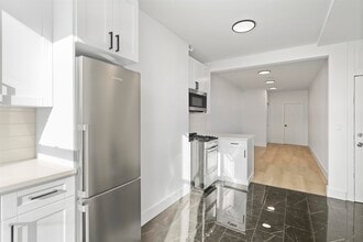 Building Photo - 216 Madison St