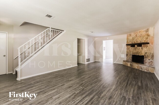 Foto del edificio - 3303 Sycamore Springs Dr