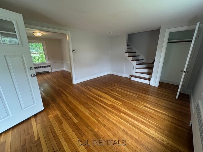 Building Photo - 161 Hunnewell St