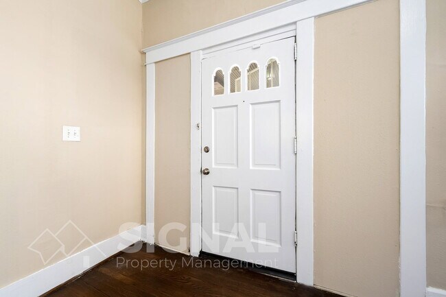 Foto del edificio - 512 1st St N