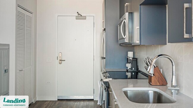 Building Photo - 2010 West End Ave