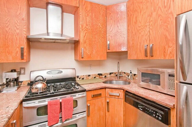 Building Photo - 112 W 136th St