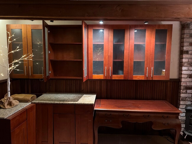 Building Photo - 19471 Madrone Ct